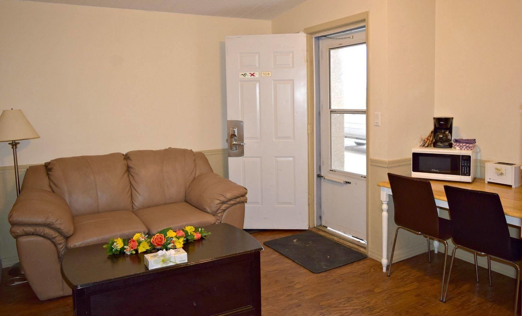 Centre Suite Inns Motel Bonnyville Extérieur photo