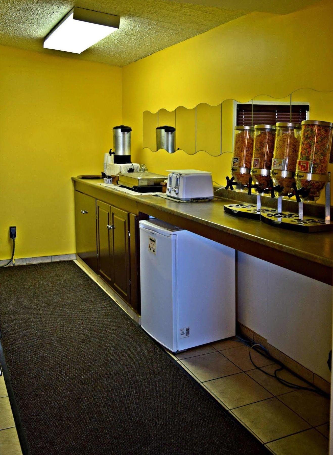 Centre Suite Inns Motel Bonnyville Extérieur photo