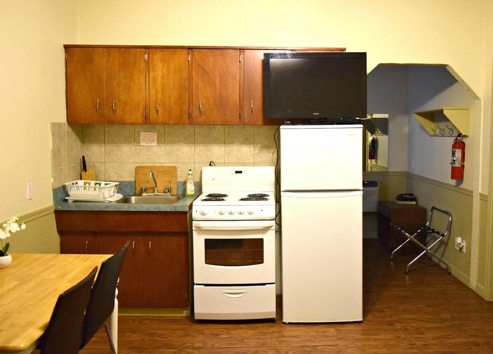 Centre Suite Inns Motel Bonnyville Extérieur photo
